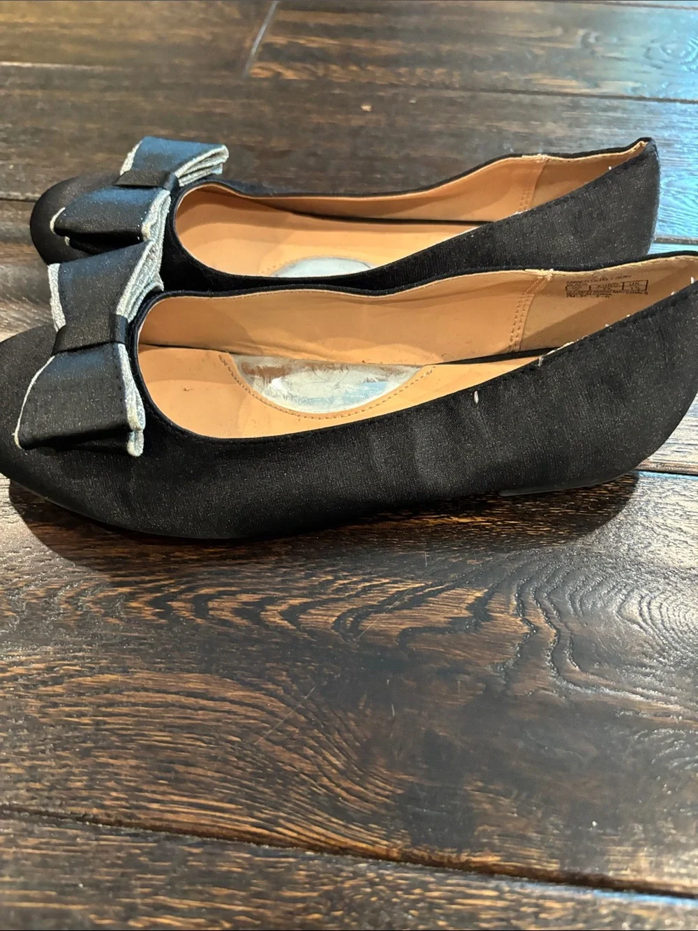 Girls Badgley Mischka black satin bow flats